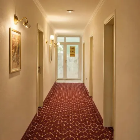 Хотел Aleksov Complex Sans Souci *
